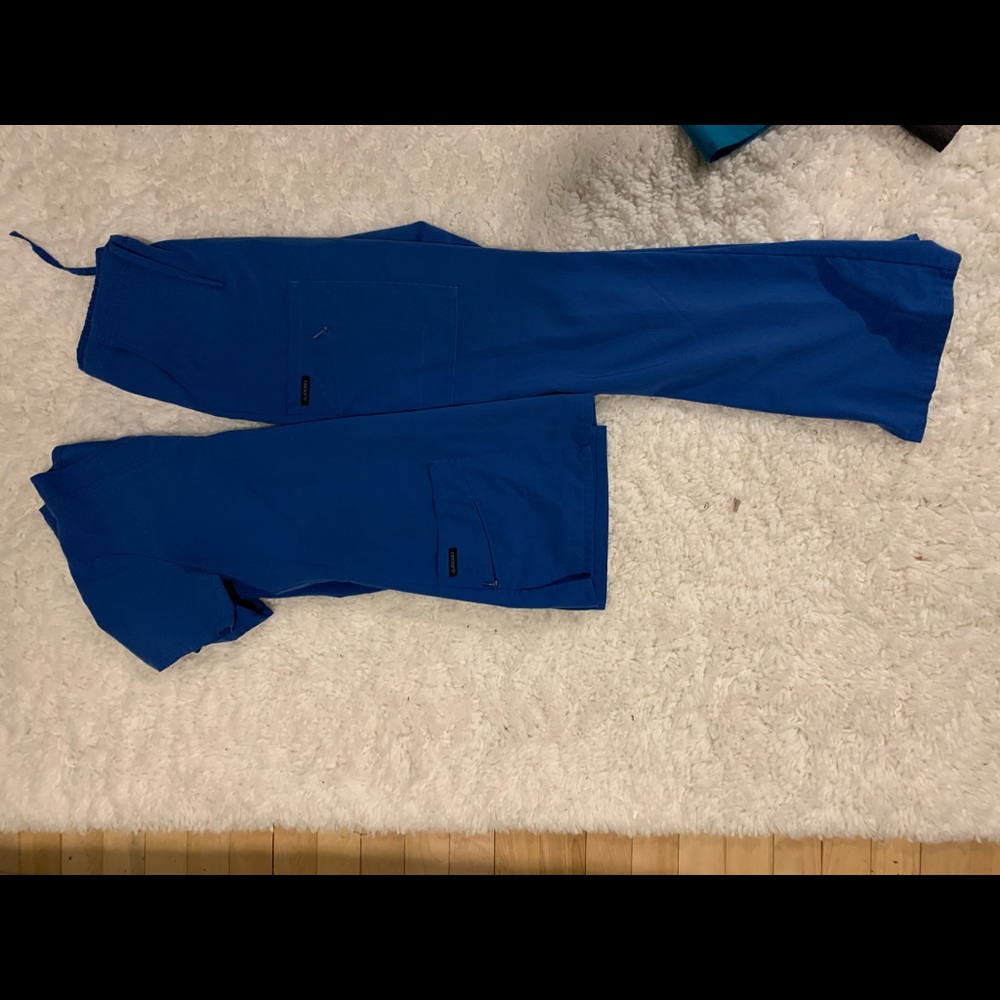 Women’s scrubs